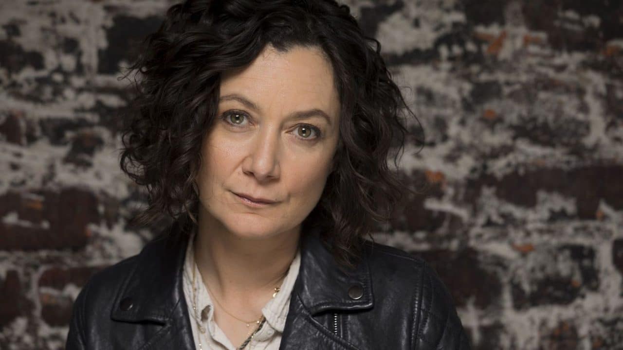 Sara Gilbert: The Spark That Ignited the Return of ‘Roseanne’