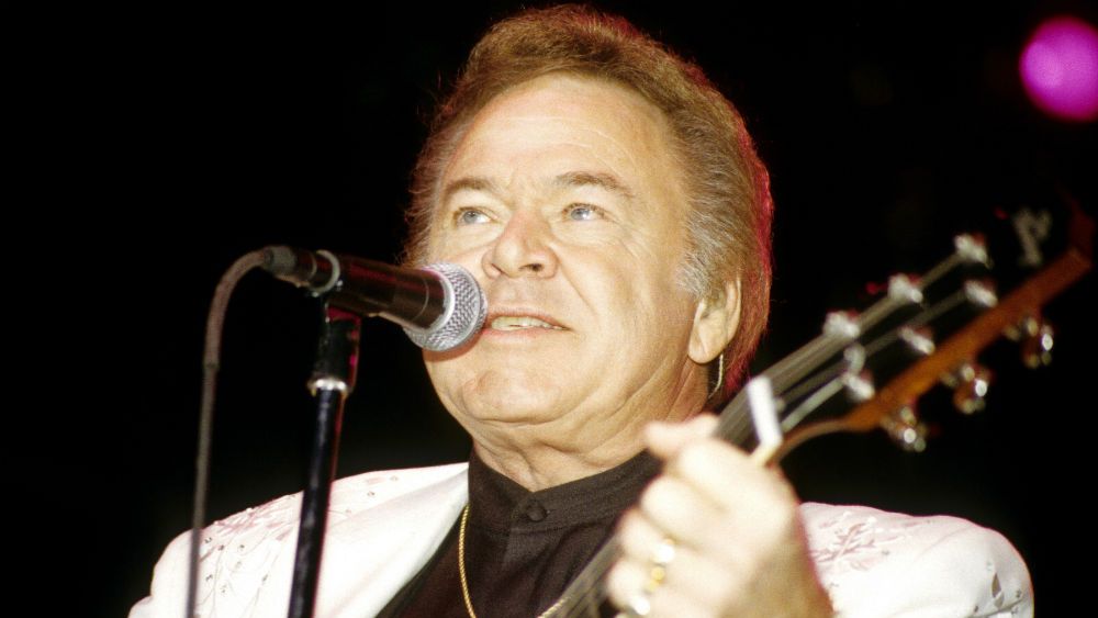 Roy Clark, Legendary Country Guitarist and ‘Hee Haw’ Star, Dies at 85