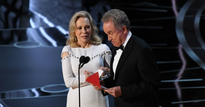 10 Oscars Moments That Left Audiences Speechless 10 Oscars Moments That Left Audiences Speechless