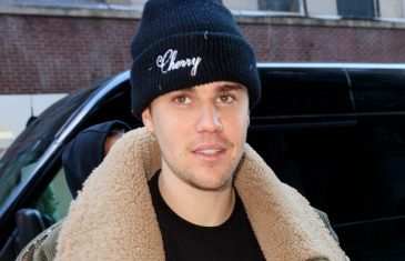 Justin Bieber Says He's Been 'Struggling a Lot,' Asks For Prayers