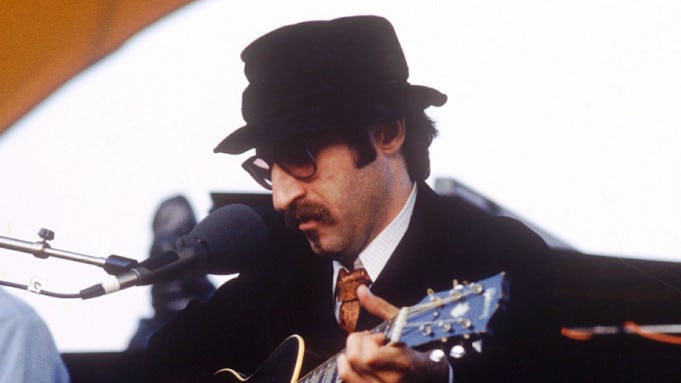 Singer-Songwriter Leon Redbone Dies at 69 Singer-Songwriter Leon Redbone Dies at 69