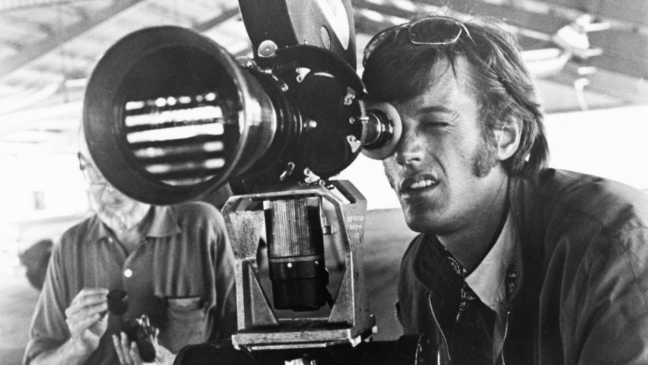 Peter Fonda, ‘Easy Rider’ Architect and Counter-Cultural Icon, Dies at 79 Peter Fonda, ‘Easy Rider’ Architect and Counter-Cultural Icon, Dies at 79