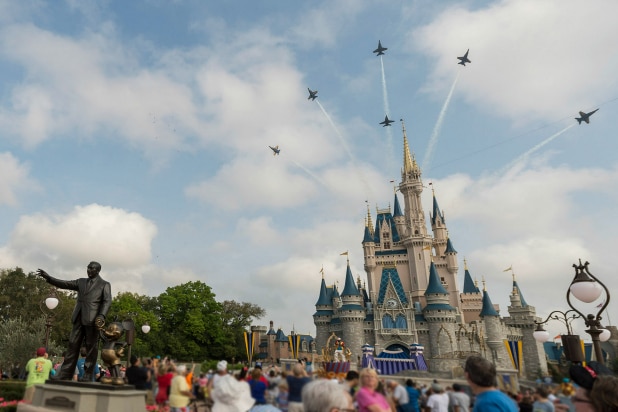 Disney World to Close Early on Tuesday as Hurricane Dorian Nears Florida Coast Disney World to Close Early on Tuesday as Hurricane Dorian Nears Florida Coast