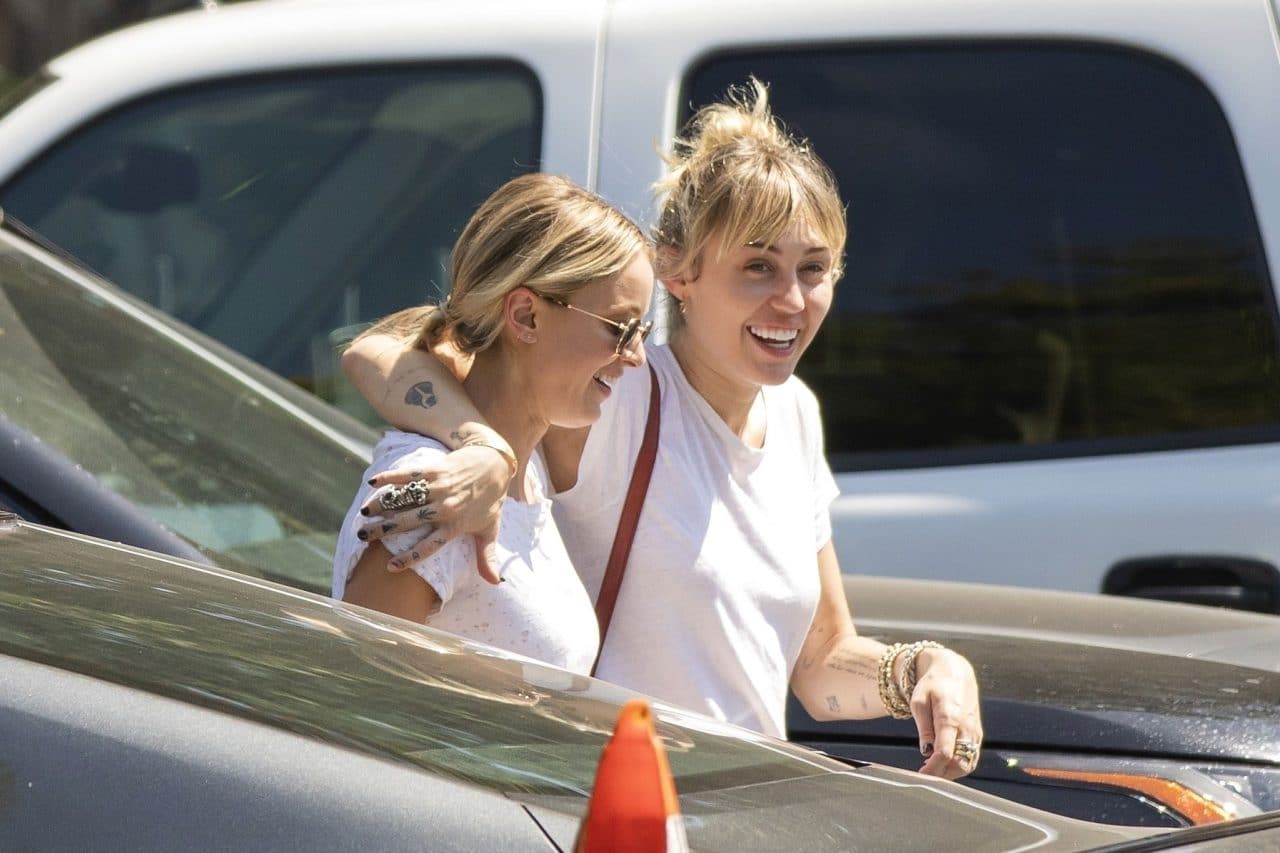 Miley Cyrus and Kaitlynn Carter Reportedly ‘Live Together’ Now Miley Cyrus and Kaitlynn Carter Reportedly ‘Live Together’ Now