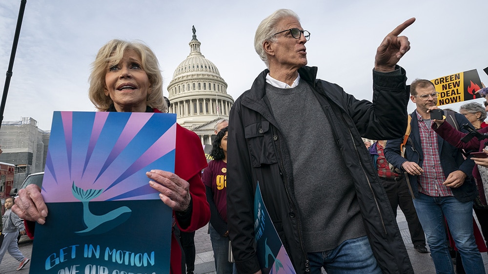 Jane Fonda, Ted Danson Arrested During Ongoing Climate Change Protest Jane Fonda, Ted Danson Arrested During Ongoing Climate Change Protest