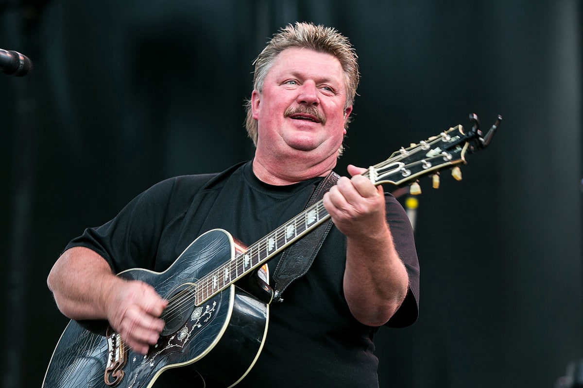Country Star Joe Diffie Dies From Coronavirus complications at age 61 Country Star Joe Diffie Dies From Coronavirus complications at age 61