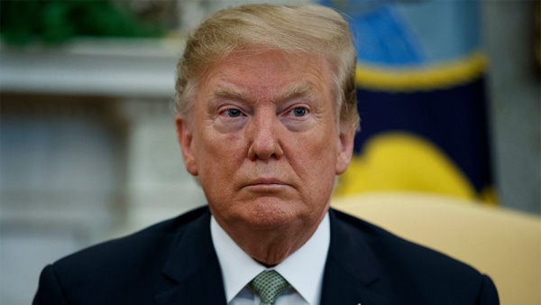 Trump Signs Executive Order Targeting Twitter & Facebook That Legal Experts Say Is Likely Unconstitutional